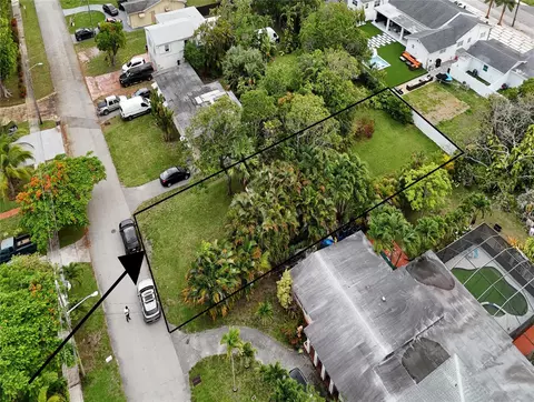 524 SW 5 Ave, Hallandale Beach, FL 33009