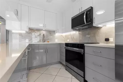 2122 Cambridge F #2122, Deerfield Beach, FL 33442