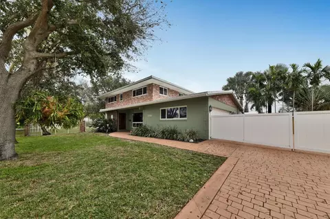 2780 SE 5th Ct, Pompano Beach, FL 33062