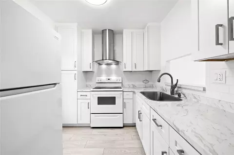 5031 W Oakland Park Blvd #309, Lauderdale Lakes, FL 33313