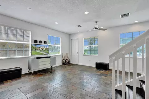 816 S Riverside Dr #816, Pompano Beach, FL 33062