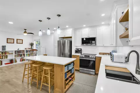 843 NW 98th Ave, Plantation, FL 33324