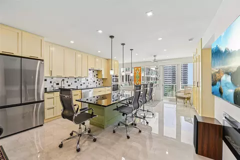 3233 NE 34th St #812A, Fort Lauderdale, FL 33308