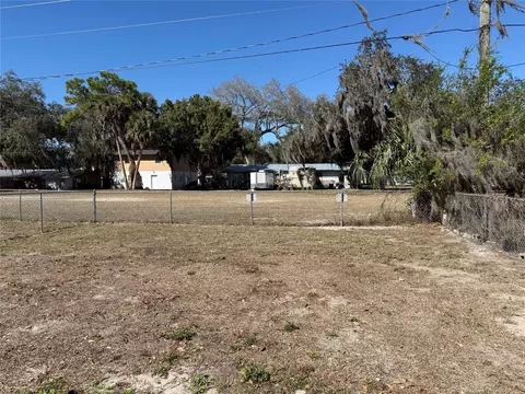 Exterior - 817 SE 9th St, Okeechobee, FL 34974 photo 2 of 3