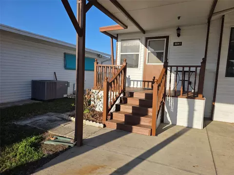 6641 SE 53rd Ln, Okeechobee, FL 34974 photo 2
