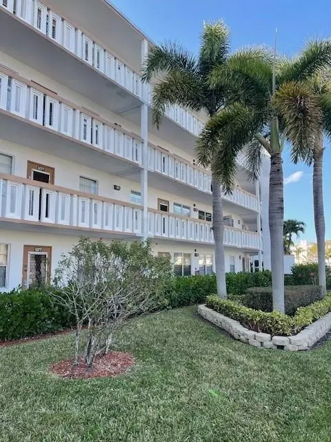2075 Cornwall D #2075, Boca Raton, FL 33434