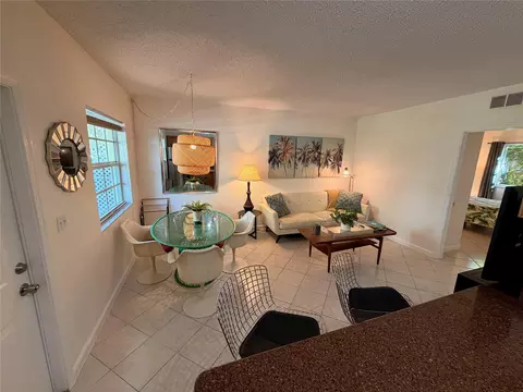 2660 NE 8th Ave #307, Wilton Manors, FL 33334