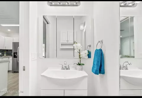 Bath - 925 S S St, John Street, FL 32084 photo 1 of 3