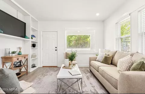 Living - 925 S S St, John Street, FL 32084 photo 1 of 3
