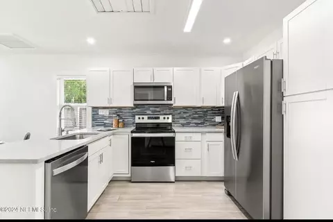 Kitchen - 925 S S St, John Street, FL 32084 photo 1 of 4