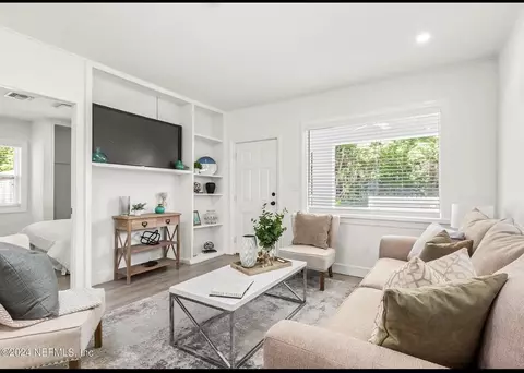 Living - 925 S S St, John Street, FL 32084 photo 3 of 3
