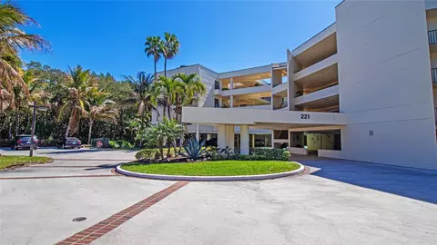221 NE Plantation Rd #213, Stuart, FL 34996