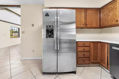 Kitchen - 3122 SE 34th Ave, Okeechobee, FL 34974 photo 2 of 6