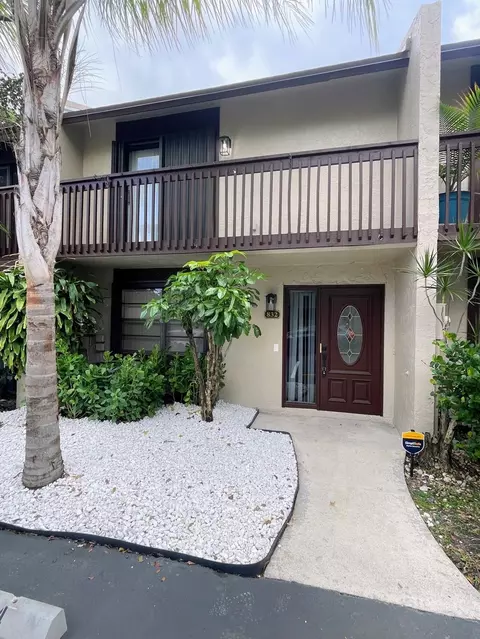 832 NW 47th St, Pompano Beach, FL 33064