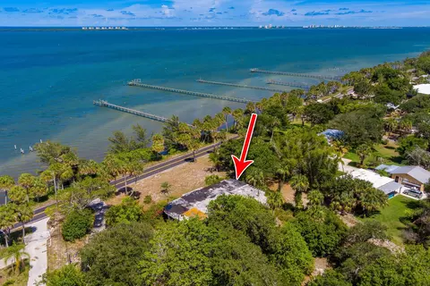 8605 S Indian River Dr, Fort Pierce, FL 34982