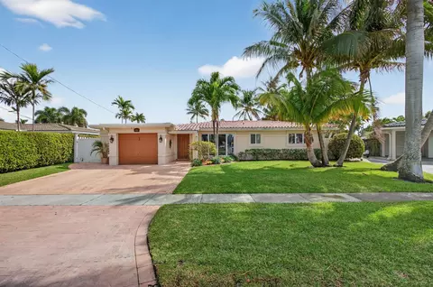 900 SE 3rd Ter, Pompano Beach, FL 33060