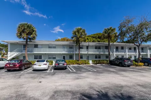 2300 NW 22nd Ave #112, Delray Beach, FL 33445