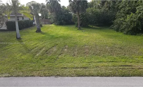 755 38th Ct, Vero Beach, FL 32968