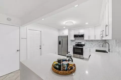 3379 NW 63rd St, Fort Lauderdale, FL 33309