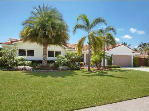 2410 NE 44th Ct, Lighthouse Point, FL 33064 photo 2