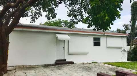 42 SE 3rd Pl, Dania Beach, FL 33004 photo 4