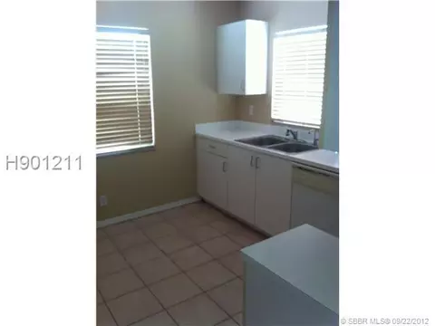 3305 Apache Ln, Margate, FL 33063 photo 10