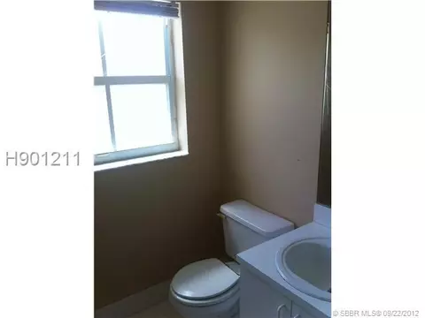3305 Apache Ln, Margate, FL 33063 photo 9