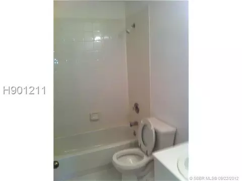 3305 Apache Ln, Margate, FL 33063 photo 19