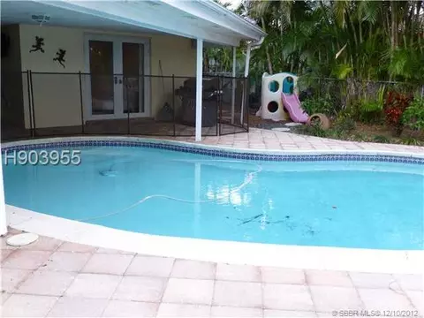360 SE 3rd St, Pompano Beach, FL 33060 photo 4
