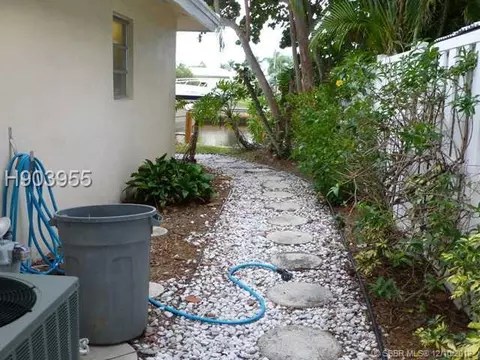 360 SE 3rd St, Pompano Beach, FL 33060 photo 24