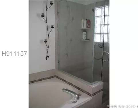 2870 E Sable Cr, Margate, FL 33063 photo 7
