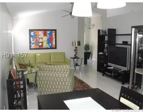 2870 E Sable Cr, Margate, FL 33063 photo 4