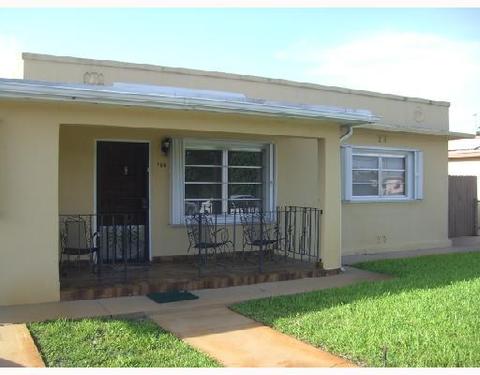 755 E 18 St, Hialeah, FL 33013 photo 2