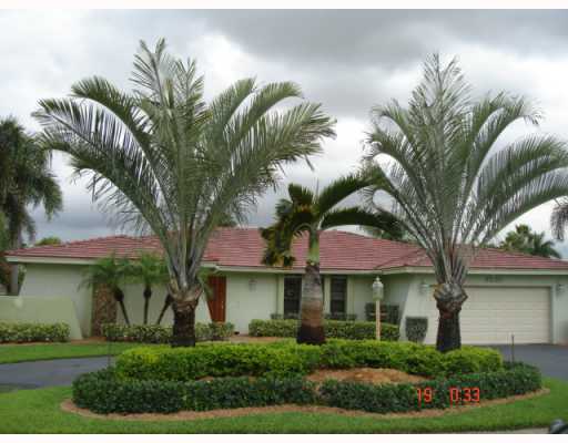 6830 N St Andrews Dr, Hialeah, FL 33015 photo 1