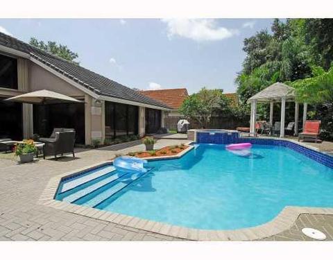 Undisclosed, Miami, FL 33180 photo 5