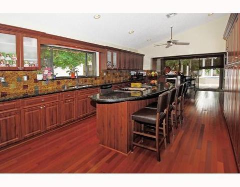 Undisclosed, Miami, FL 33180 photo 10