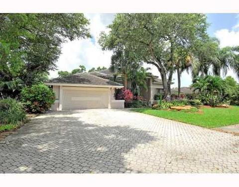 Undisclosed, Miami, FL 33180 photo 1