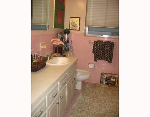 Undisclosed, Miami, FL 33162 photo 8