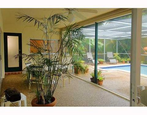 Undisclosed, Miami, FL 33179 photo 2