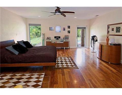 Undisclosed, Miami, FL 33180 photo 8