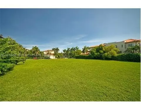 820 Mashta Pl, Key Biscayne, FL 33149 photo 4