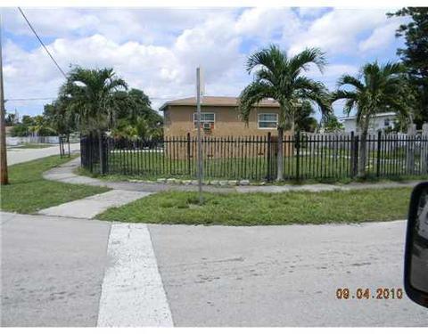 Undisclosed, Miami, FL 33168 photo 1