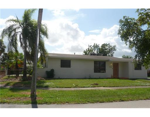 1300 W 78 Te, Hialeah, FL 33014 photo 1