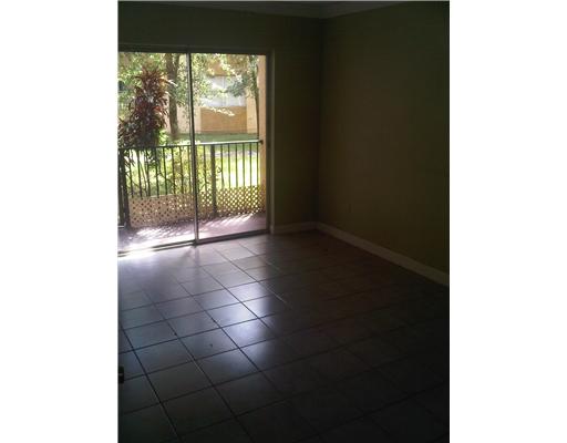 8007 W 6 Ave #D, Hialeah, FL 33014 photo 2