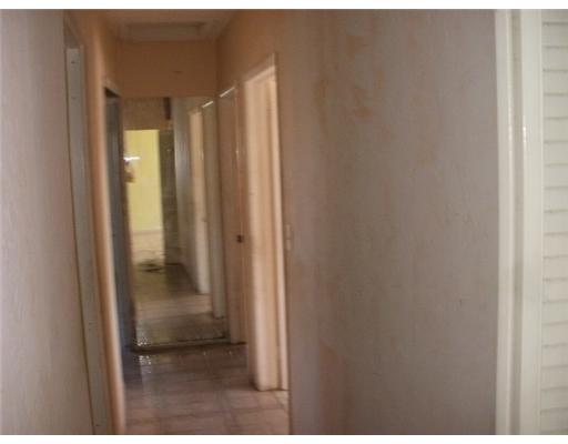 285 E 40 St, Hialeah, FL 33013 photo 4