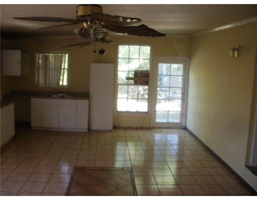 285 E 40 St, Hialeah, FL 33013 photo 2