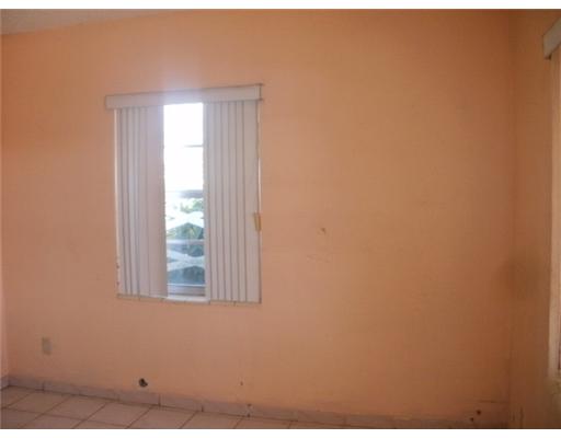 285 E 40 St, Hialeah, FL 33013 photo 5