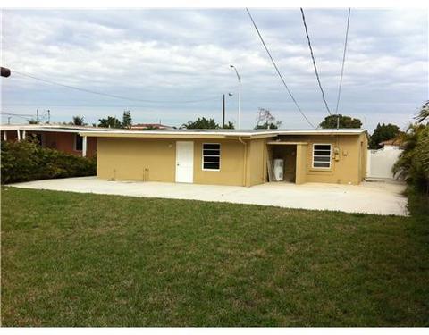 464 E 44 St, Hialeah, FL 33013 photo 8