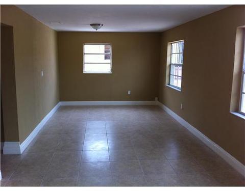 464 E 44 St, Hialeah, FL 33013 photo 3
