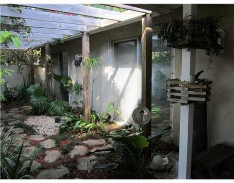 Undisclosed, Miami, FL 33176 photo 1